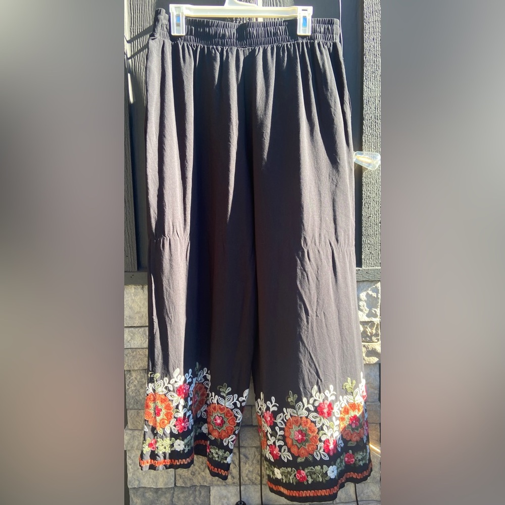 Black Embroidered Wide Leg Pants - Picture 6 of 9